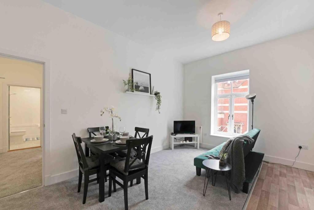 Town Center Apartment In Bishops Stortford Birchanger Esterno foto