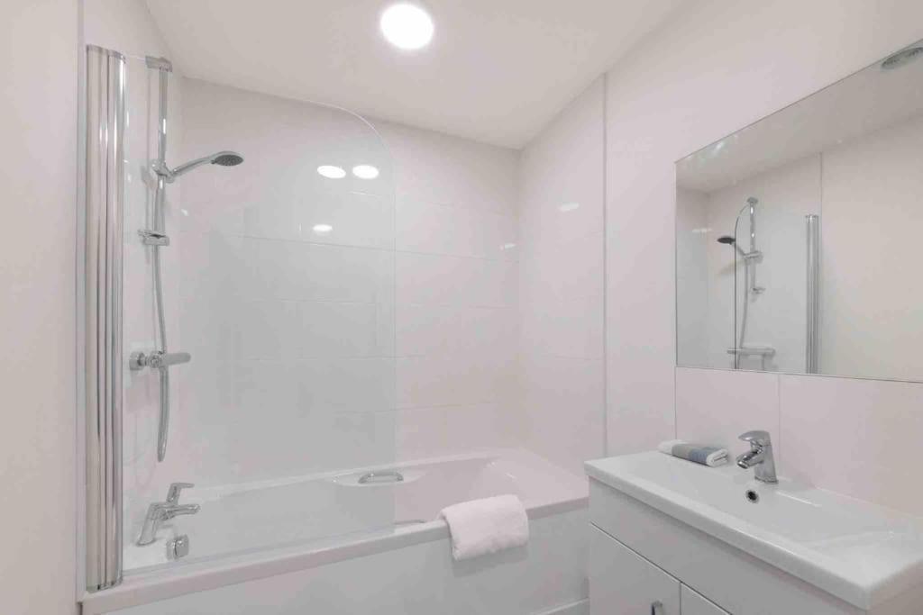 Town Center Apartment In Bishops Stortford Birchanger Esterno foto